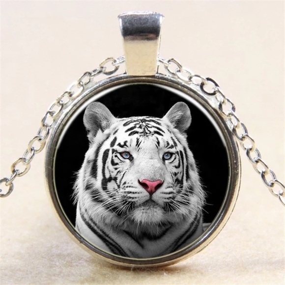 Jewelry - Necklace- NEW- White Tiger African Wild Animal